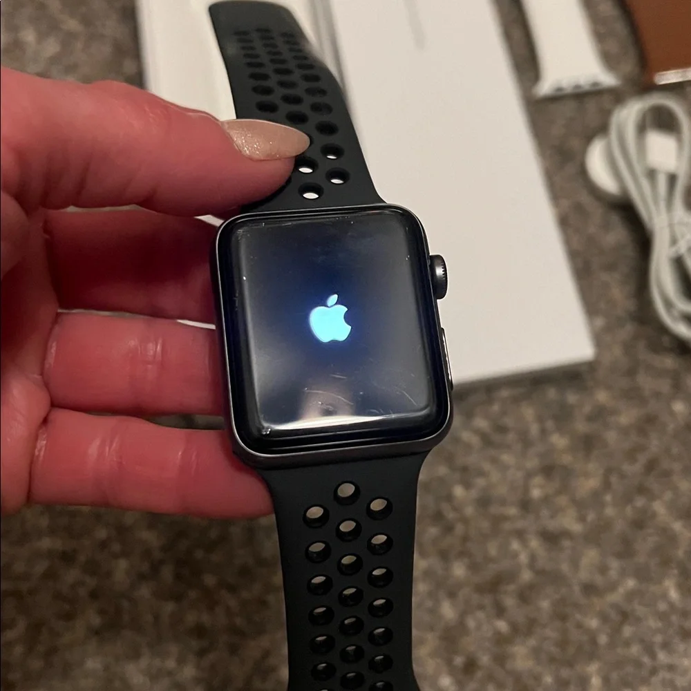 Apple Watch Series 3. 42MM space gray GPS
